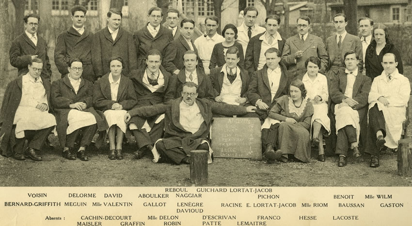 Les internes des hopitaux de paris à l'hopital Saint Louis 1932